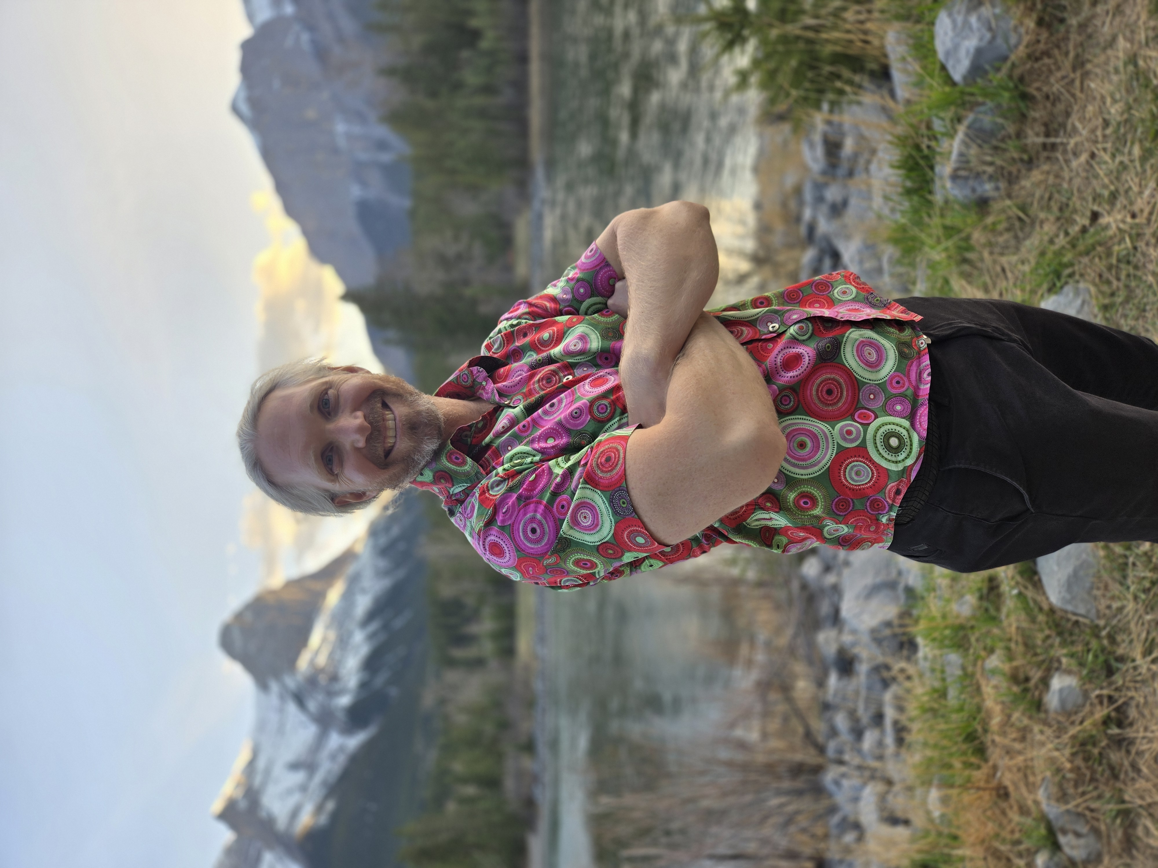 Your profit advisor — portrait by the mountains