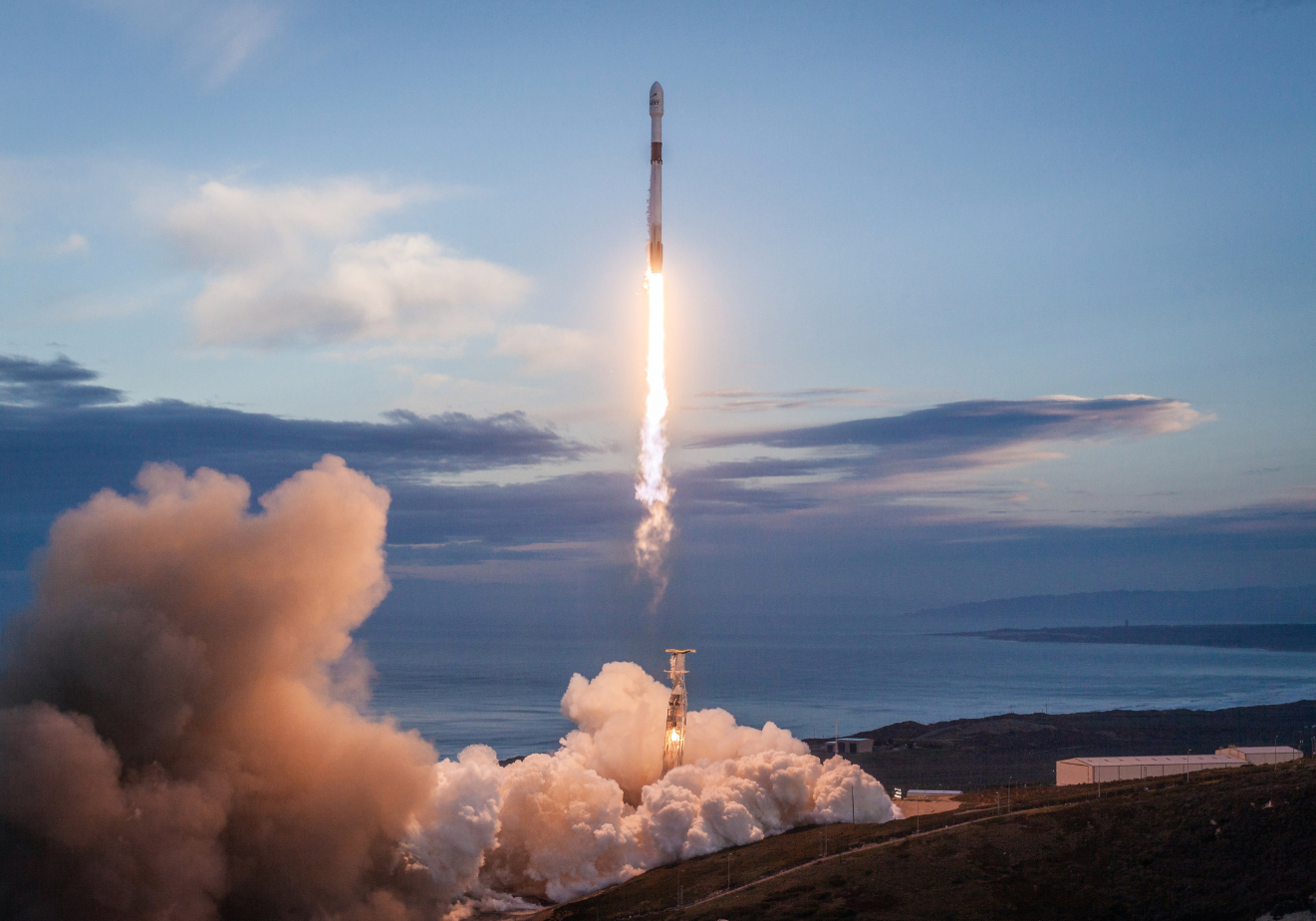 Rocket launch — Liftoff
